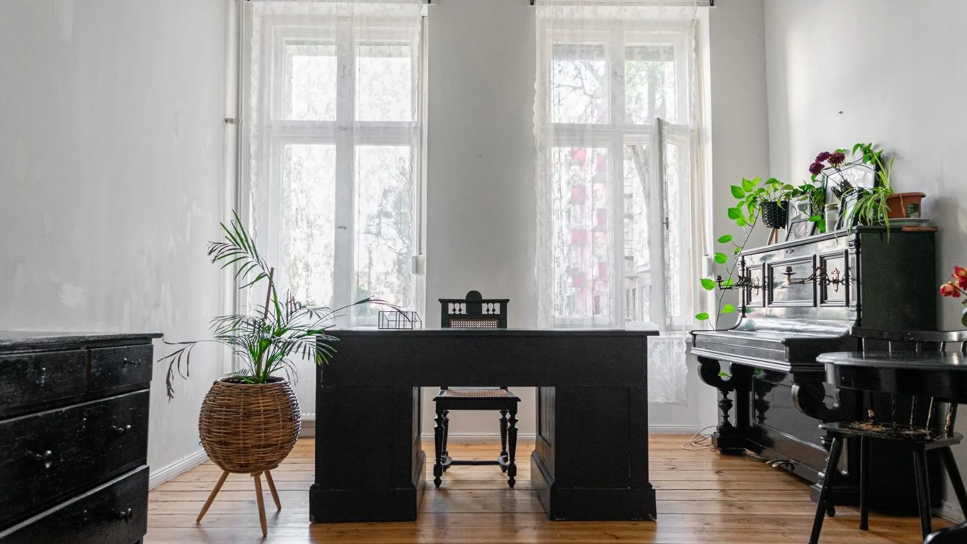 Boutique Altbau Apartment Berlin Germany